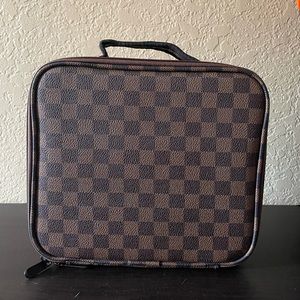 Cosmetic Bag w/ Adjustable Dividers